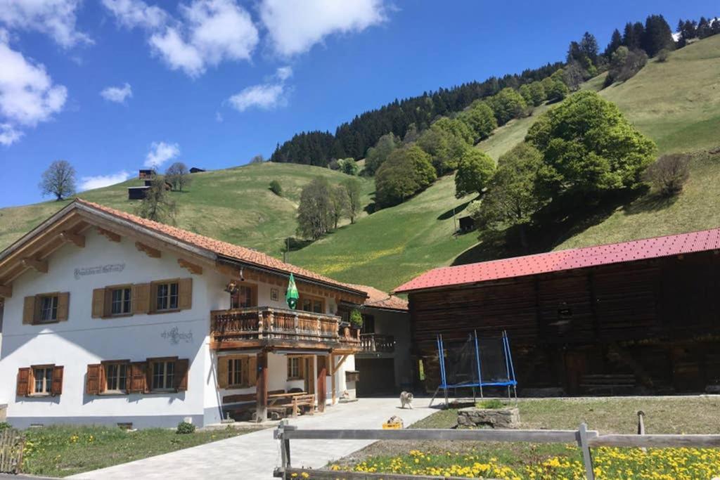 Ferienwohnung Uf Z'Enisch Klosters Luaran gambar