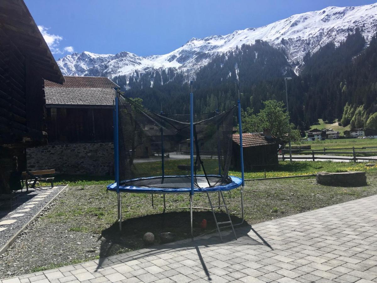 Ferienwohnung Uf Z'Enisch Klosters Luaran gambar