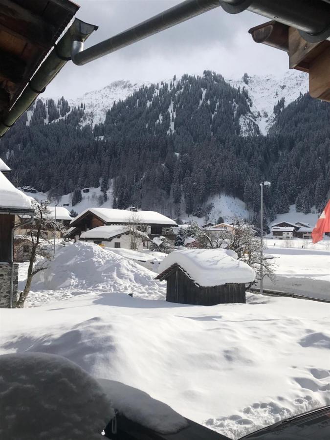 Ferienwohnung Uf Z'Enisch Klosters Luaran gambar