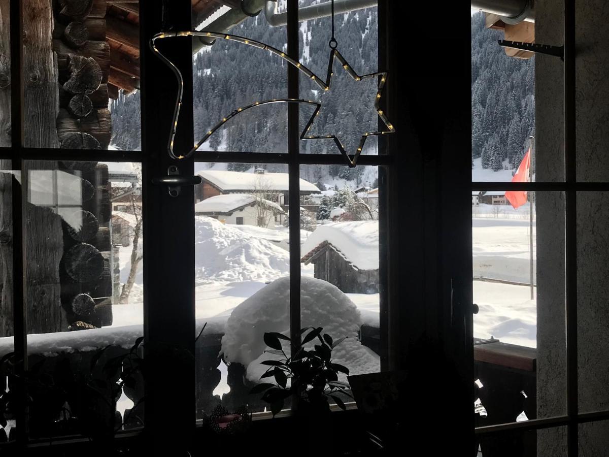 Ferienwohnung Uf Z'Enisch Klosters Luaran gambar
