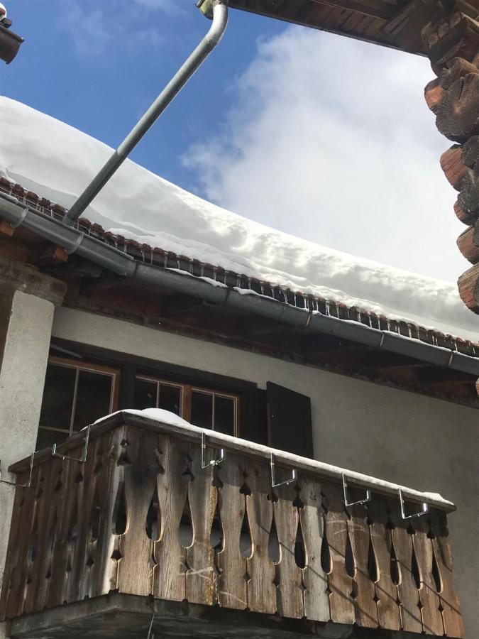 Ferienwohnung Uf Z'Enisch Klosters Luaran gambar