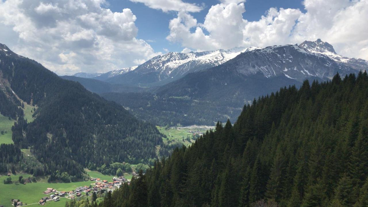 Ferienwohnung Uf Z'Enisch Klosters Luaran gambar