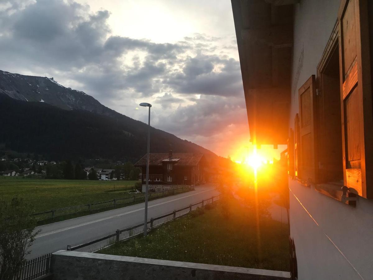 Ferienwohnung Uf Z'Enisch Klosters Luaran gambar